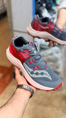 کتونی وارداتی ساکونی اندروفین ریفت مسترکوالیتی/سایز ۴۰ الی ۴۵/ Saucony Endorphin Rift / فروش عمده و تک
