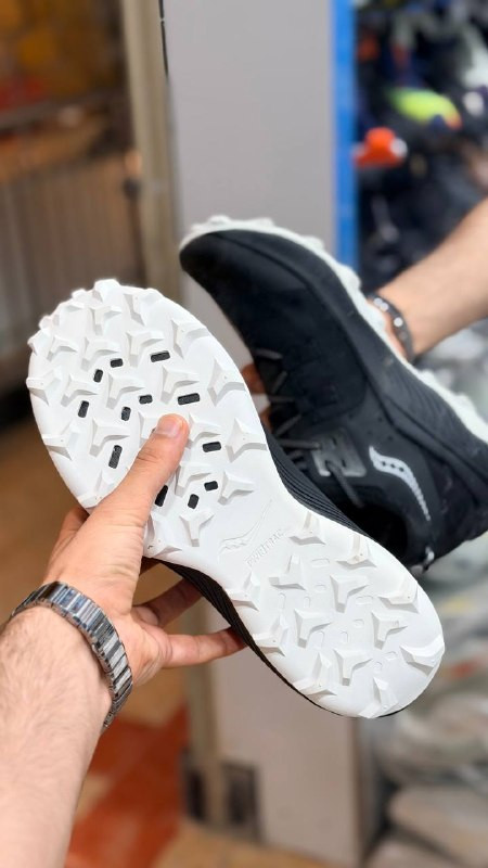 کتونی وارداتی ساکونی اندروفین ریفت مسترکوالیتی/سایز ۴۰ الی ۴۵/ Saucony Endorphin Rift / فروش عمده و تک