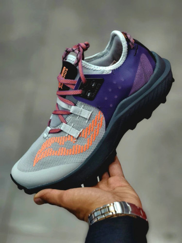 کتونی وارداتی ساکونی اندروفین ریفت مسترکوالیتی/سایز ۴۰ الی ۴۵/ Saucony Endorphin Rift / فروش عمده و تک