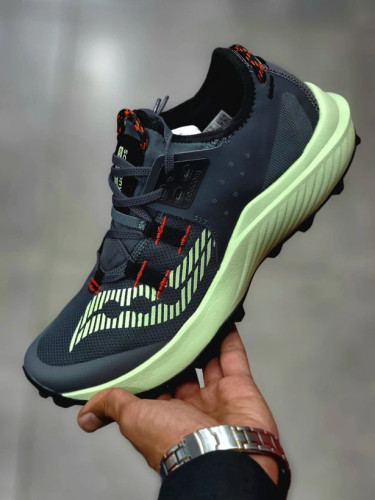 کتونی وارداتی ساکونی اندروفین ریفت مسترکوالیتی/سایز ۴۰ الی ۴۵/ Saucony Endorphin Rift / فروش عمده و تک