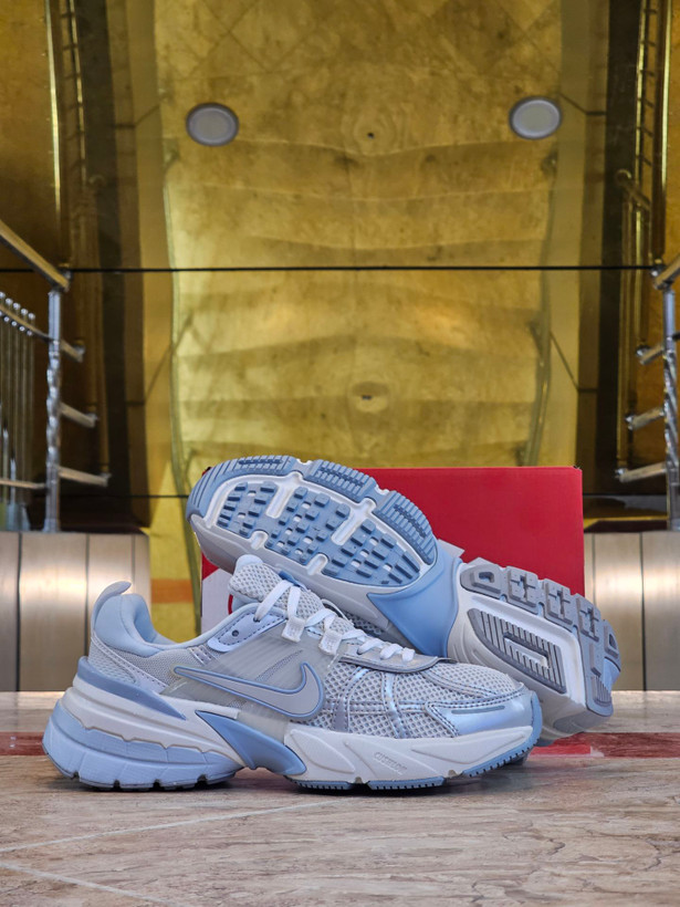 کتونی نایک وی تو کی زنانه مسترکوالیتی /سایز 37 الی 40/Nike V2k Run/ فروش عمده و تک