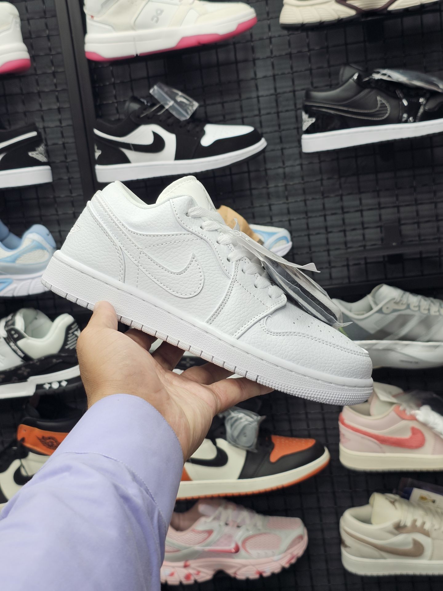 کتونی  نایک ایر جردن 1 مسترکوالیتی/سایز 37 الی 45/Nike Air Jordan 1/ فروش عمده و تک