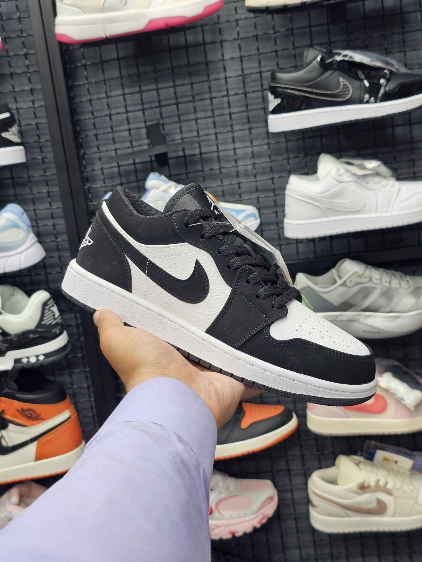 کتونی  نایک ایر جردن 1 مسترکوالیتی/سایز 37 الی 45/Nike Air Jordan 1/ فروش عمده و تک