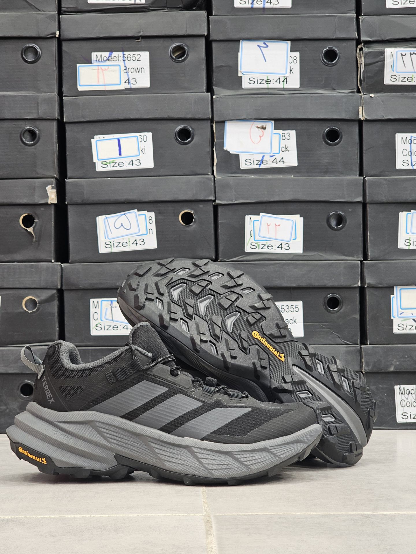 کتونی آدیداس ترکس مسترکوالیتی /سایز 40 الی 45/Adidas Terrex/ فروش عمده و تک