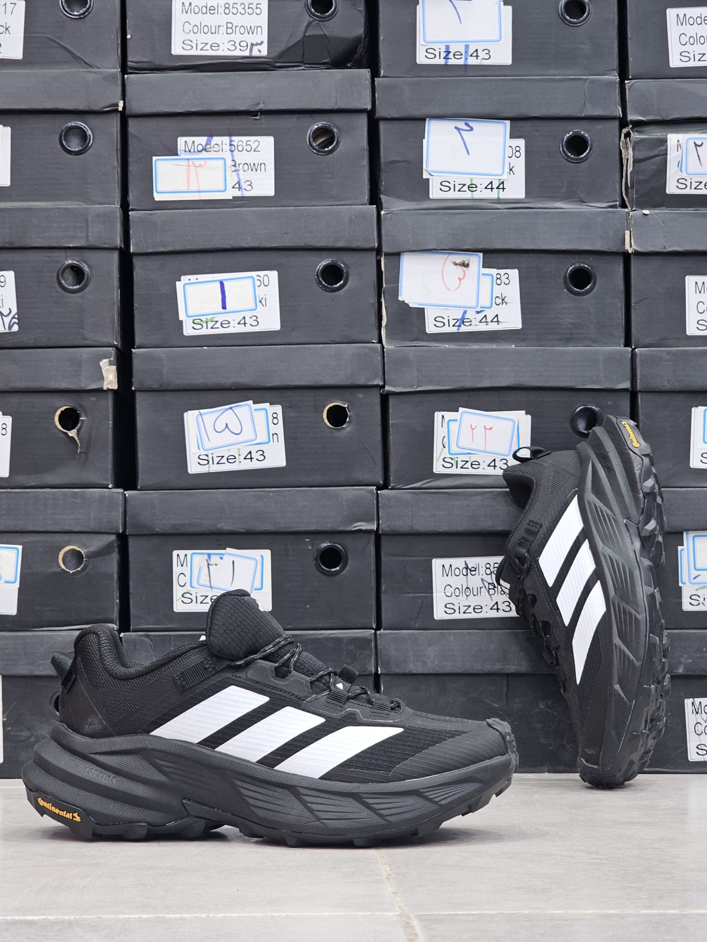 کتونی وارداتی آدیداس ترکس مسترکوالیتی /سایز 40 الی 45/Adidas Terrex/ فروش عمده و تک