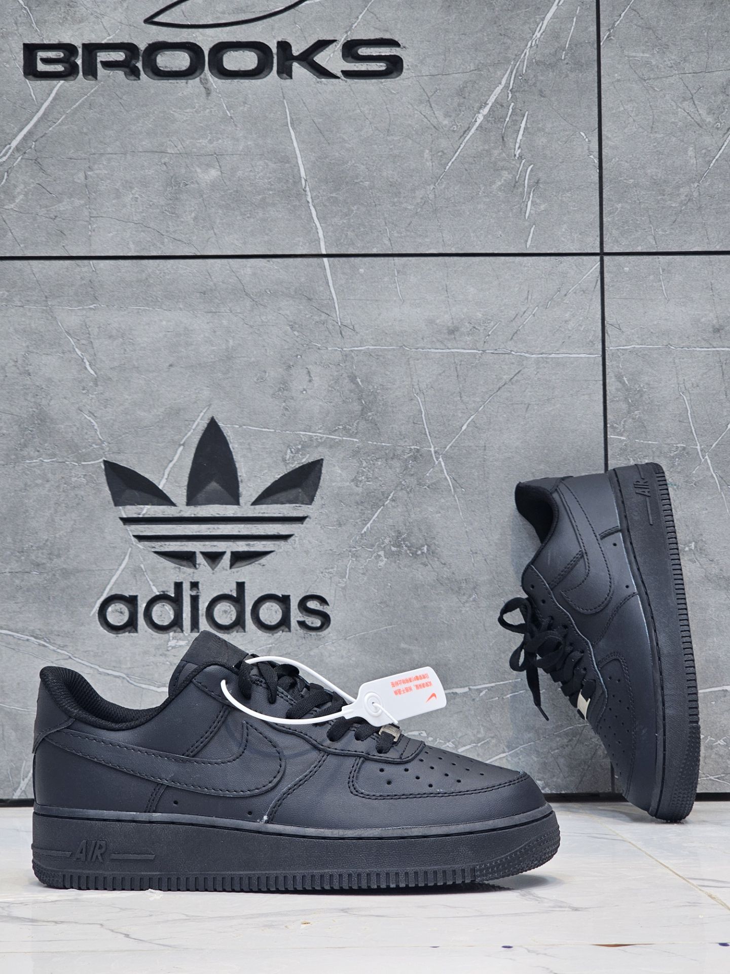 کتونی نایک ایرفورس مسترکوالیتی /Nike Air Force/ست زنانه مردانه/37 تا 45/ فروش عمده و تک