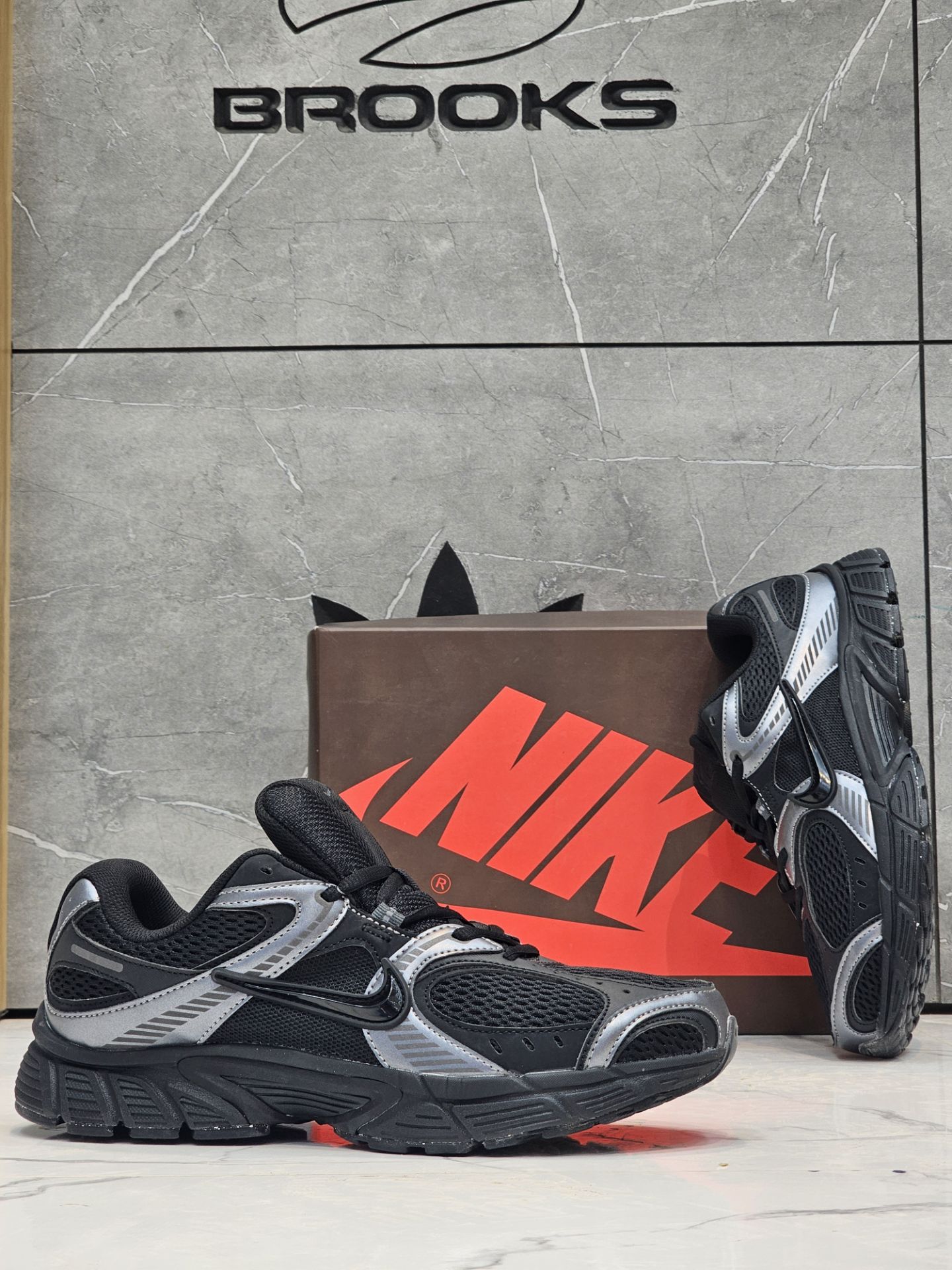 کتونی نایک V5 RNR مسترکوالیتی / سایز 39 الی 45 / Nike V5 RNR / فروش عمده و تک
