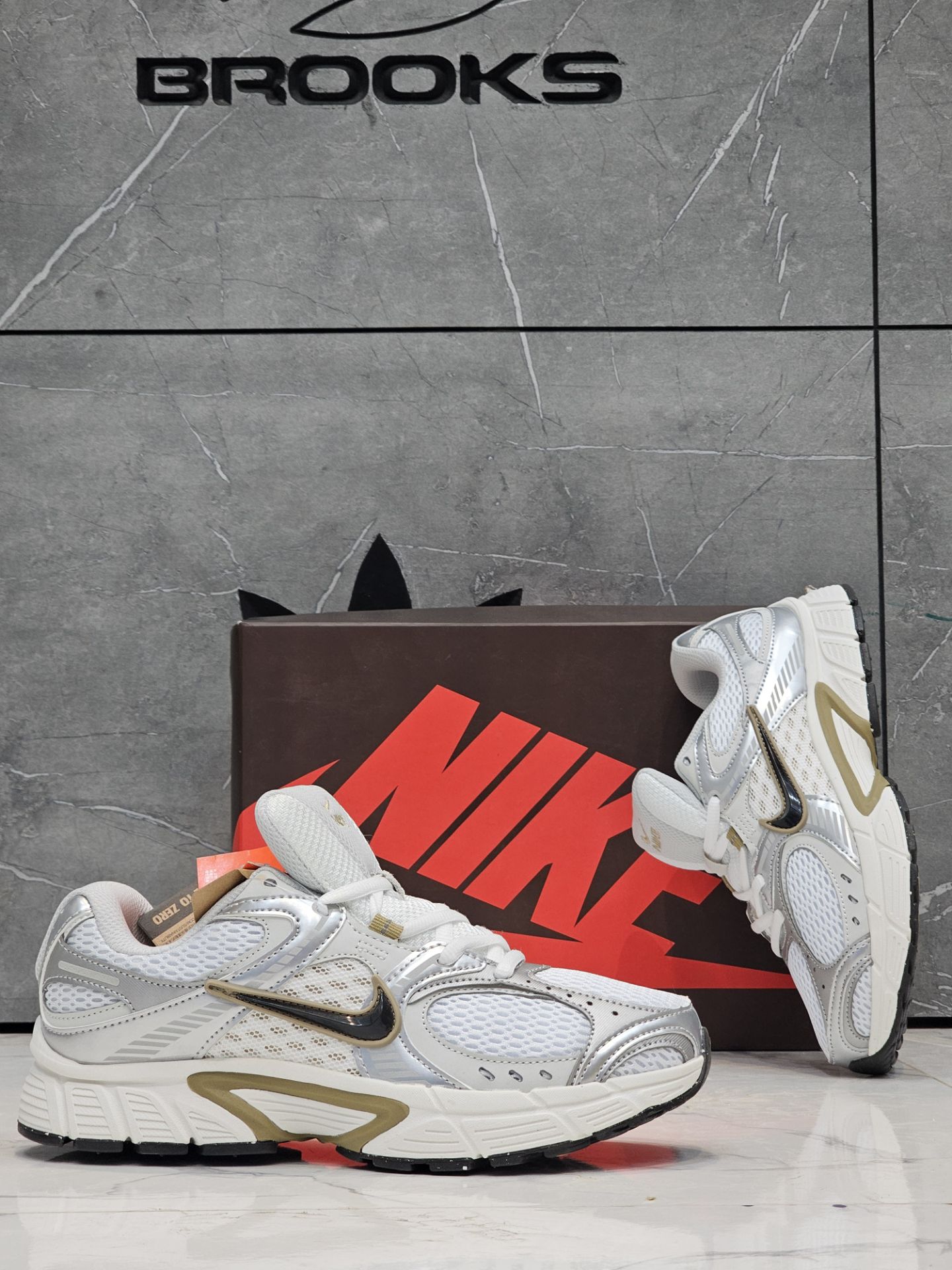 کتونی نایک V5 RNR مسترکوالیتی / سایز 39 الی 45 / Nike V5 RNR / فروش عمده و تک