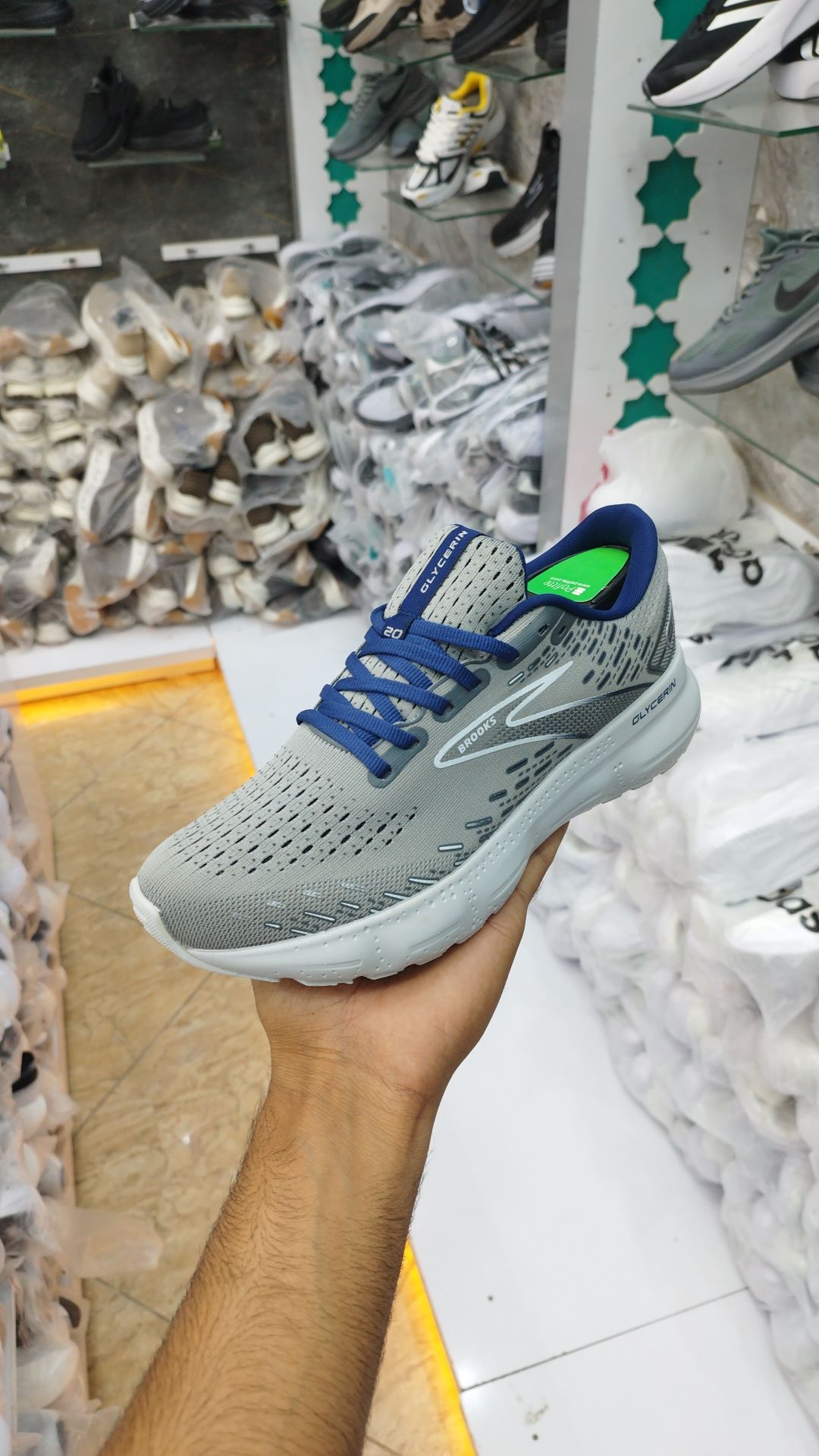 کتونی بروکس گلیسرین 20 مسترکوالیتی /Brooks Glycerin 20/سایز 40 تا 45/ فروش عمده و تک