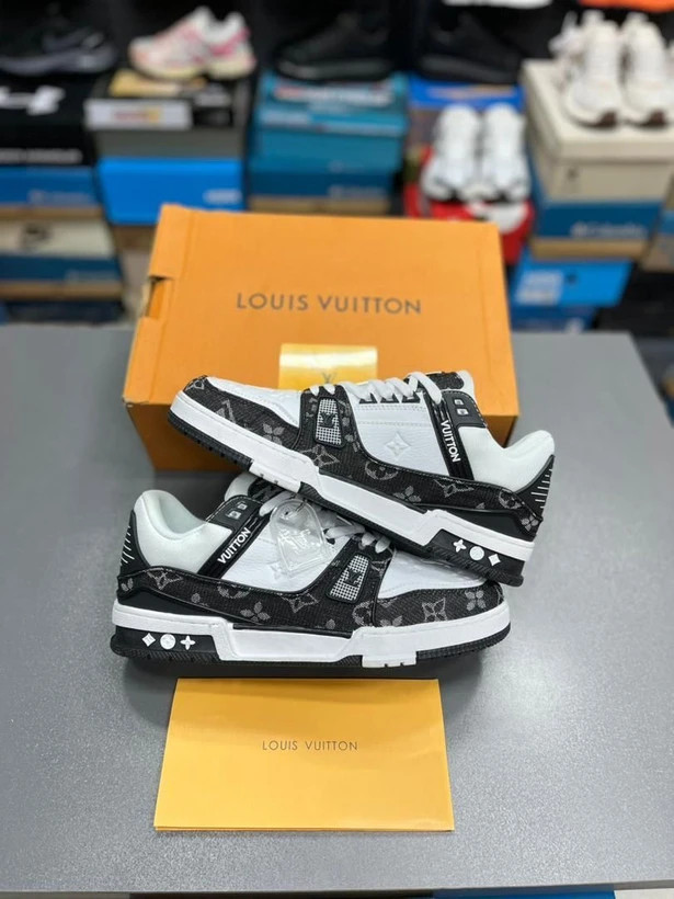 کتونی لویی ویتون Ramadan مسترکوالیتی /LV Trainer Ramadan/ سایز 40 الی 45/ فروش عمده و تک