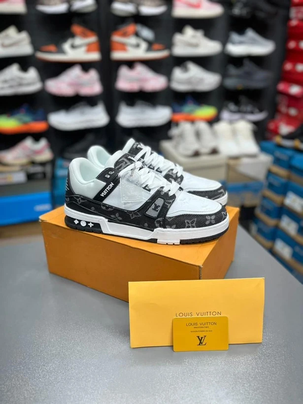کتونی لویی ویتون Ramadan مسترکوالیتی /LV Trainer Ramadan/ سایز 40 الی 45/ فروش عمده و تک