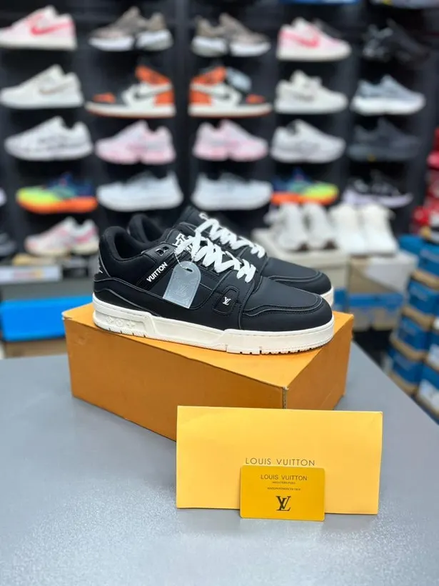 کتونی لویی ویتون Ramadan مسترکوالیتی /LV Trainer Ramadan/ سایز 40 الی 45/ فروش عمده و تک