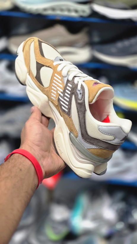 کتونی نیوبالانس 9060 مسترکوالیتی /Newbalance 9060/سایز40 الی 45/ فروش عمده و تک