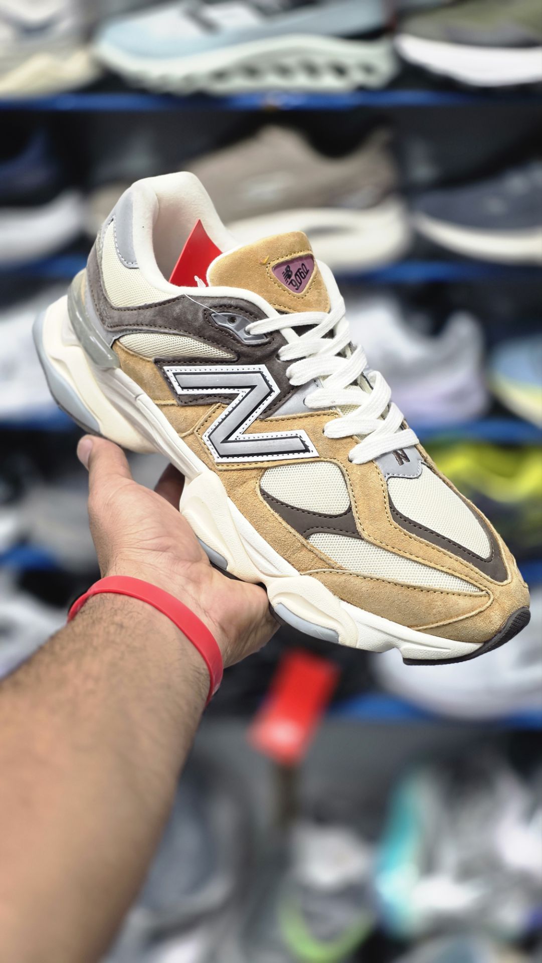 کتونی نیوبالانس 9060 مسترکوالیتی /Newbalance 9060/سایز40 الی 45/ فروش عمده و تک