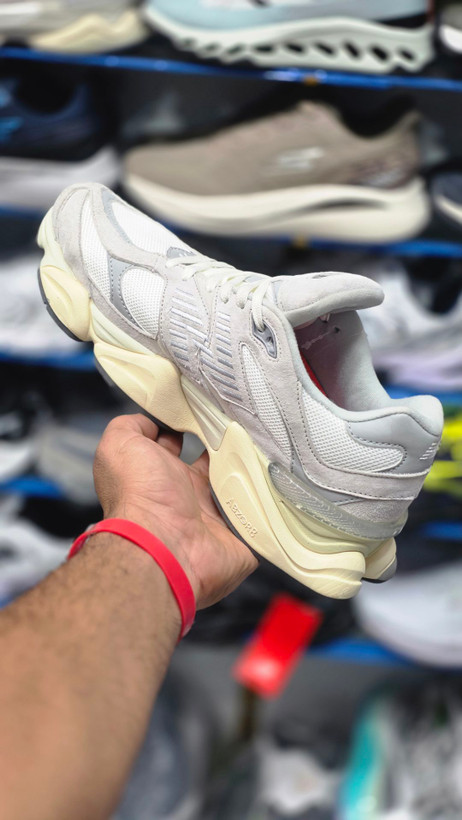 کتونی نیوبالانس 9060 مسترکوالیتی /Newbalance 9060/سایز40 الی 45/ فروش عمده و تک
