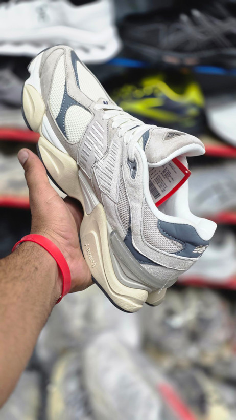 کتونی نیوبالانس 9060 مسترکوالیتی /Newbalance 9060/سایز40 الی 45/ فروش عمده و تک