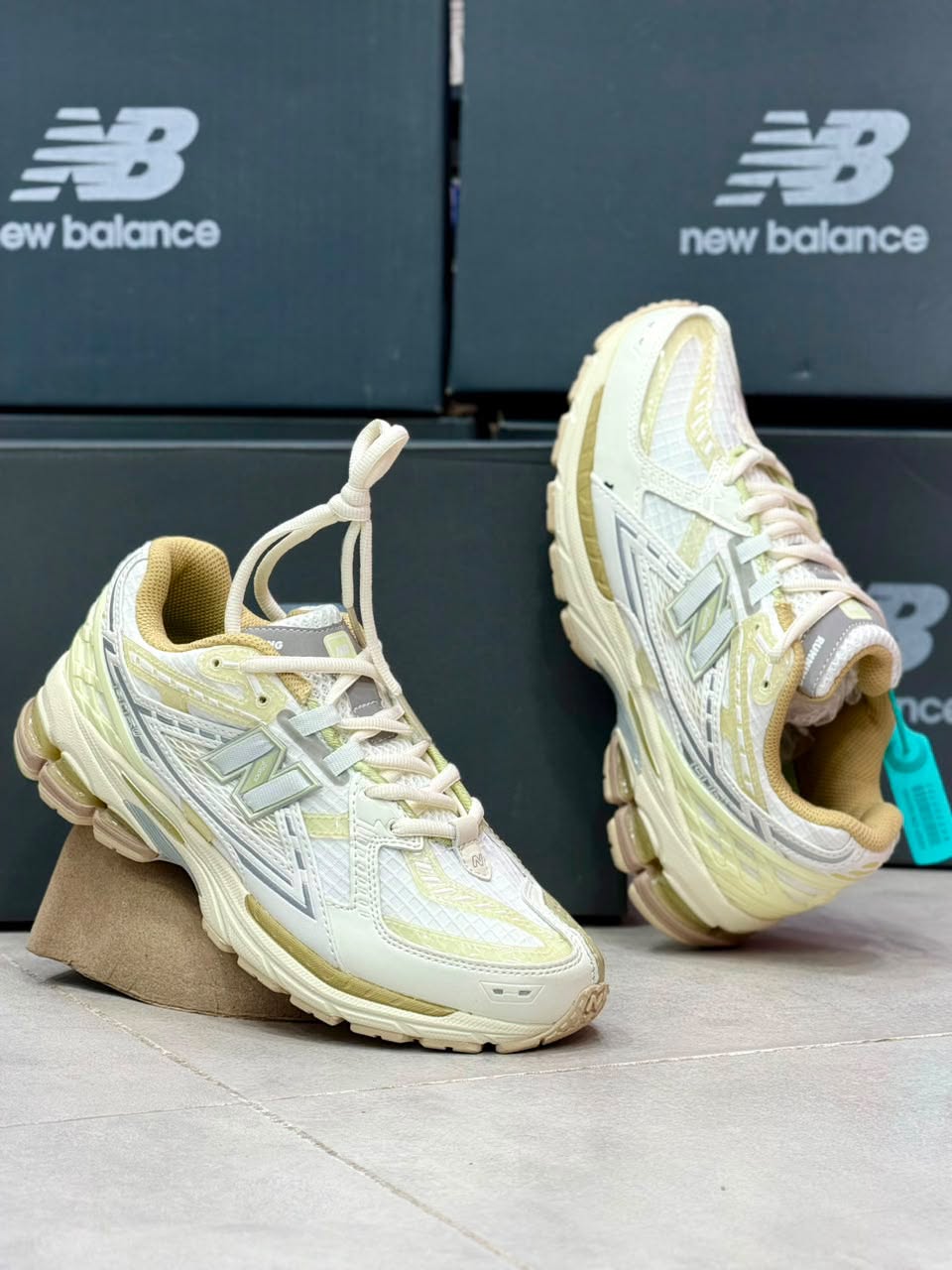کتونی نیوبالانس 1906 مسترکوالیتی /سایز 38 الی ۴۵/New Balance 1906/ فروش عمده و تک