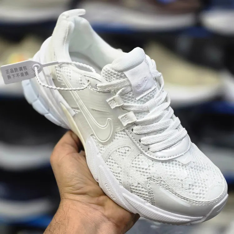 کتونی نایک وی تو کی زنانه مسترکوالیتی /سایز 37 الی 40/Nike V2k Run/ فروش عمده و تک
