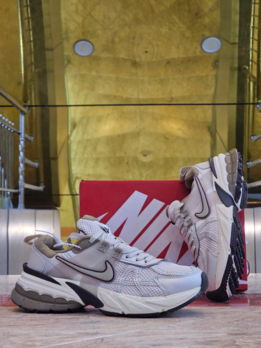 کتونی نایک وی تو کی مسترکوالیتی /سایز 37 الی 45/Nike V2k Run/ فروش عمده و تک