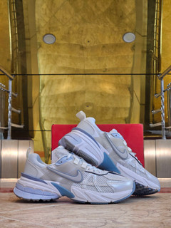 کتونی نایک وی تو کی مسترکوالیتی /سایز 37 الی 45/Nike V2k Run/ فروش عمده و تک