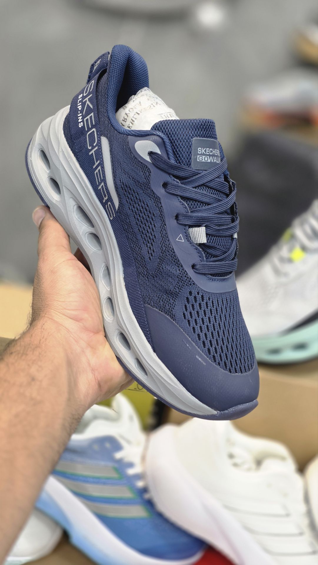 کفشی طبی اسکیچرز اسلیپ مسترکوالیتی بند دار/Skechers Slip-ins/ سایز 40 الی 45/ فروش عمده و تک