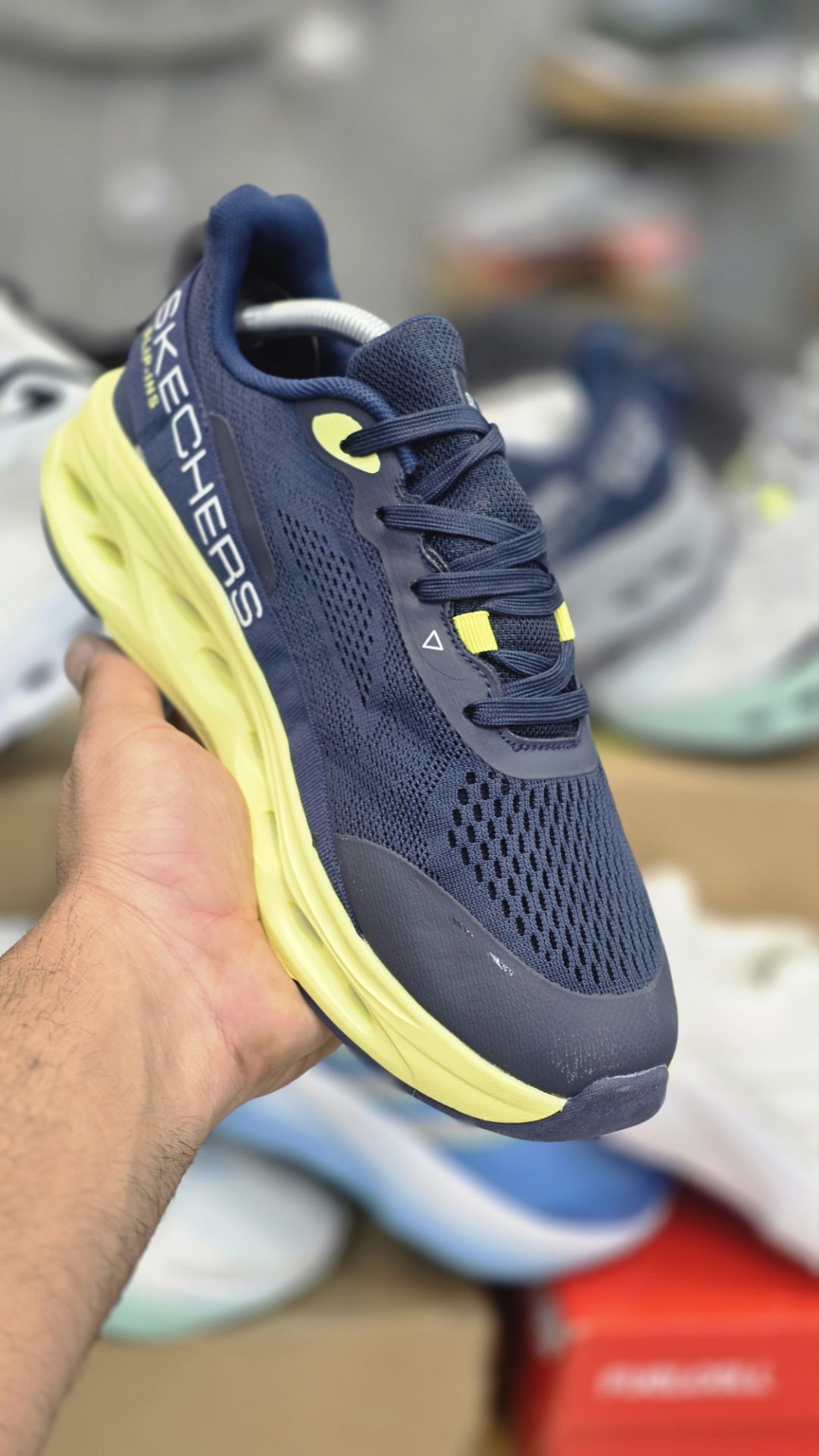 کفشی طبی اسکیچرز اسلیپ مسترکوالیتی بند دار/Skechers Slip-ins/ سایز 40 الی 45/ فروش عمده و تک