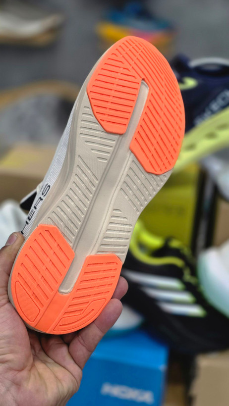 کفشی طبی اسکیچرز اسلیپ مسترکوالیتی بند دار/Skechers Slip-ins/ سایز 40 الی 45/ فروش عمده و تک