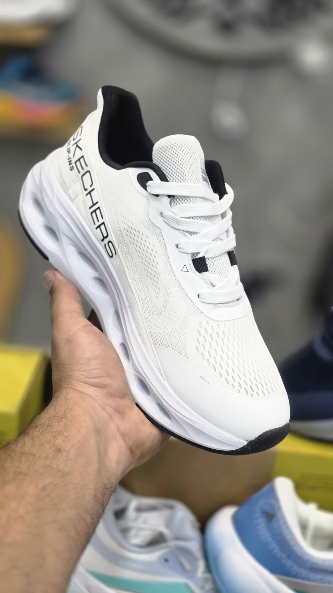 کفشی طبی اسکیچرز اسلیپ مسترکوالیتی بند دار/Skechers Slip-ins/ سایز 40 الی 45/ فروش عمده و تک