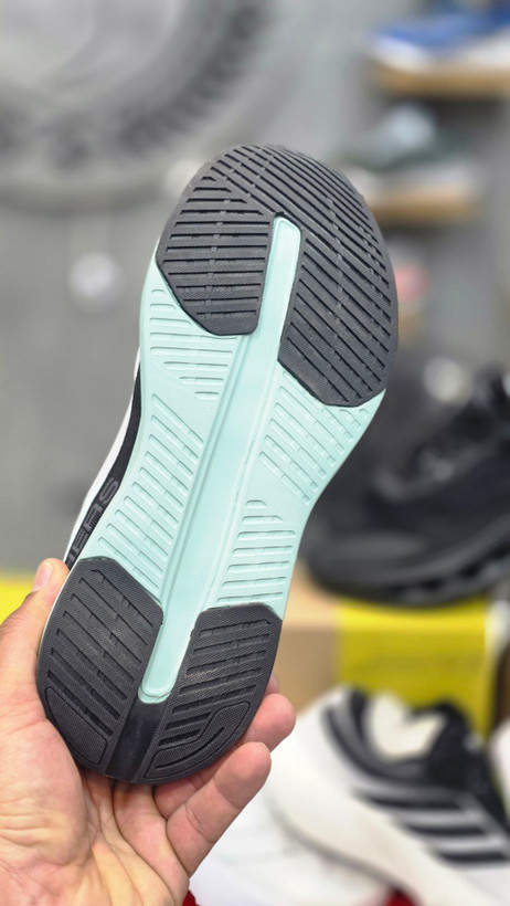 کفشی طبی اسکیچرز اسلیپ مسترکوالیتی بند دار/Skechers Slip-ins/ سایز 40 الی 45/ فروش عمده و تک