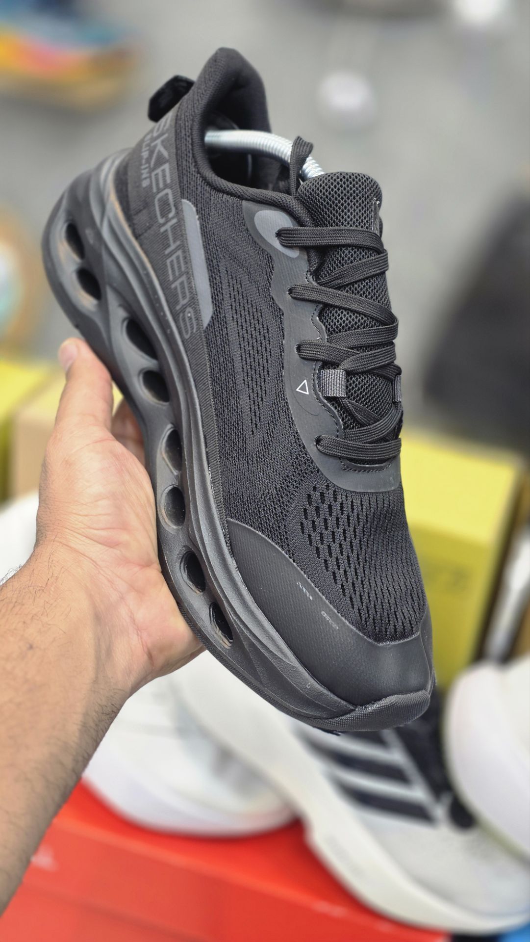 کفشی طبی اسکیچرز اسلیپ مسترکوالیتی بند دار/Skechers Slip-ins/ سایز 40 الی 45/ فروش عمده و تک