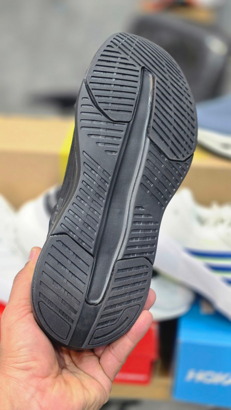 کفشی طبی اسکیچرز اسلیپ مسترکوالیتی بند دار/Skechers Slip-ins/ سایز 40 الی 45/ فروش عمده و تک