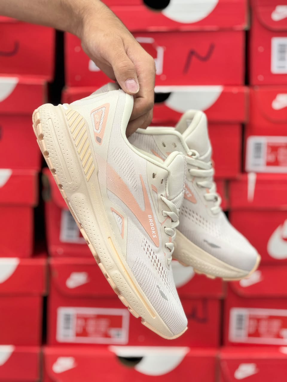 کتونی  بروکس ادرنالین 23 مسترکوالیتی/ سایز 40 تا 45/Brooks Adrenaline 23/ فروش عمده و تک