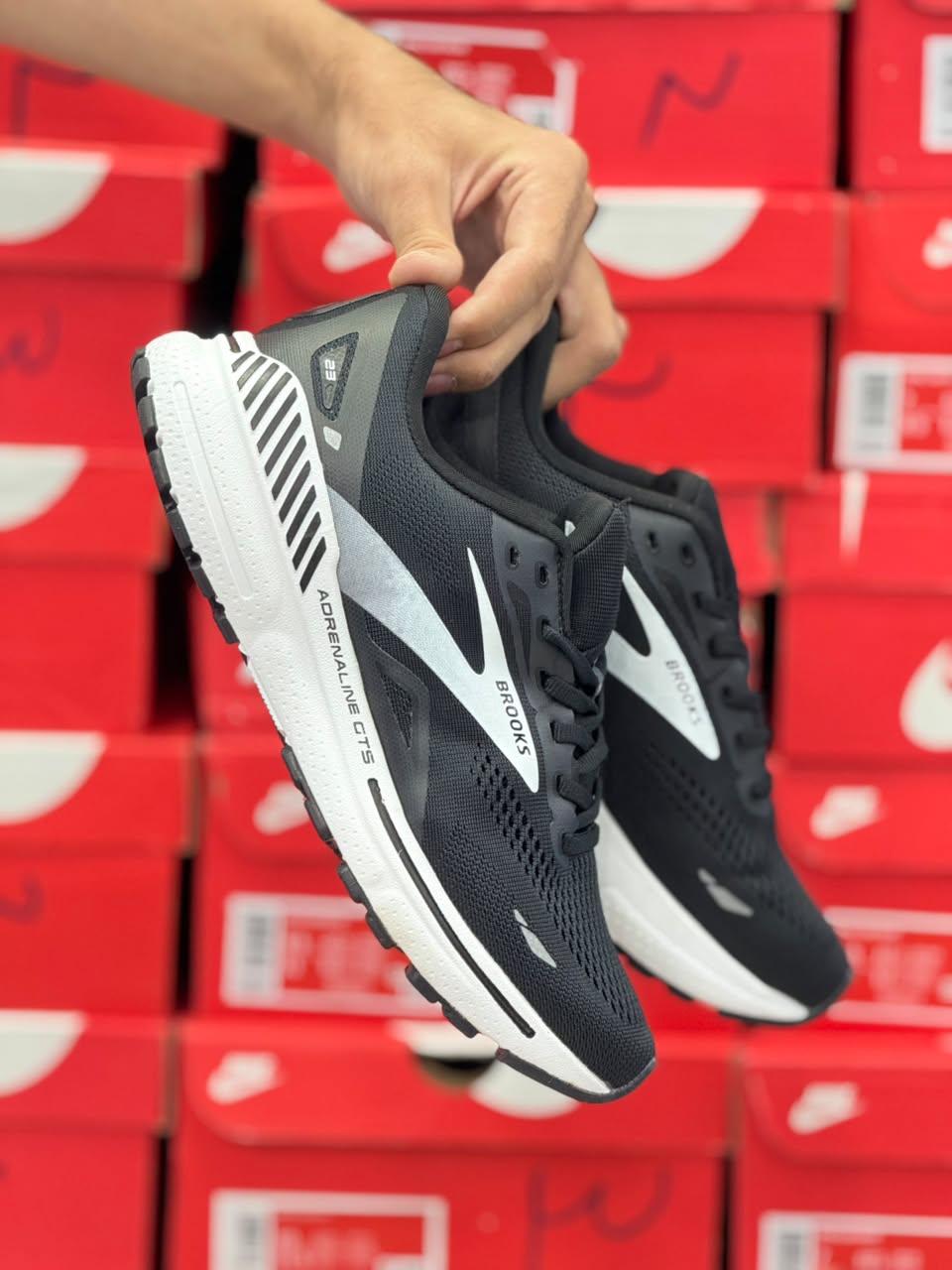 کتونی  بروکس ادرنالین 23 مسترکوالیتی/ سایز 40 تا 45/Brooks Adrenaline 23/ فروش عمده و تک