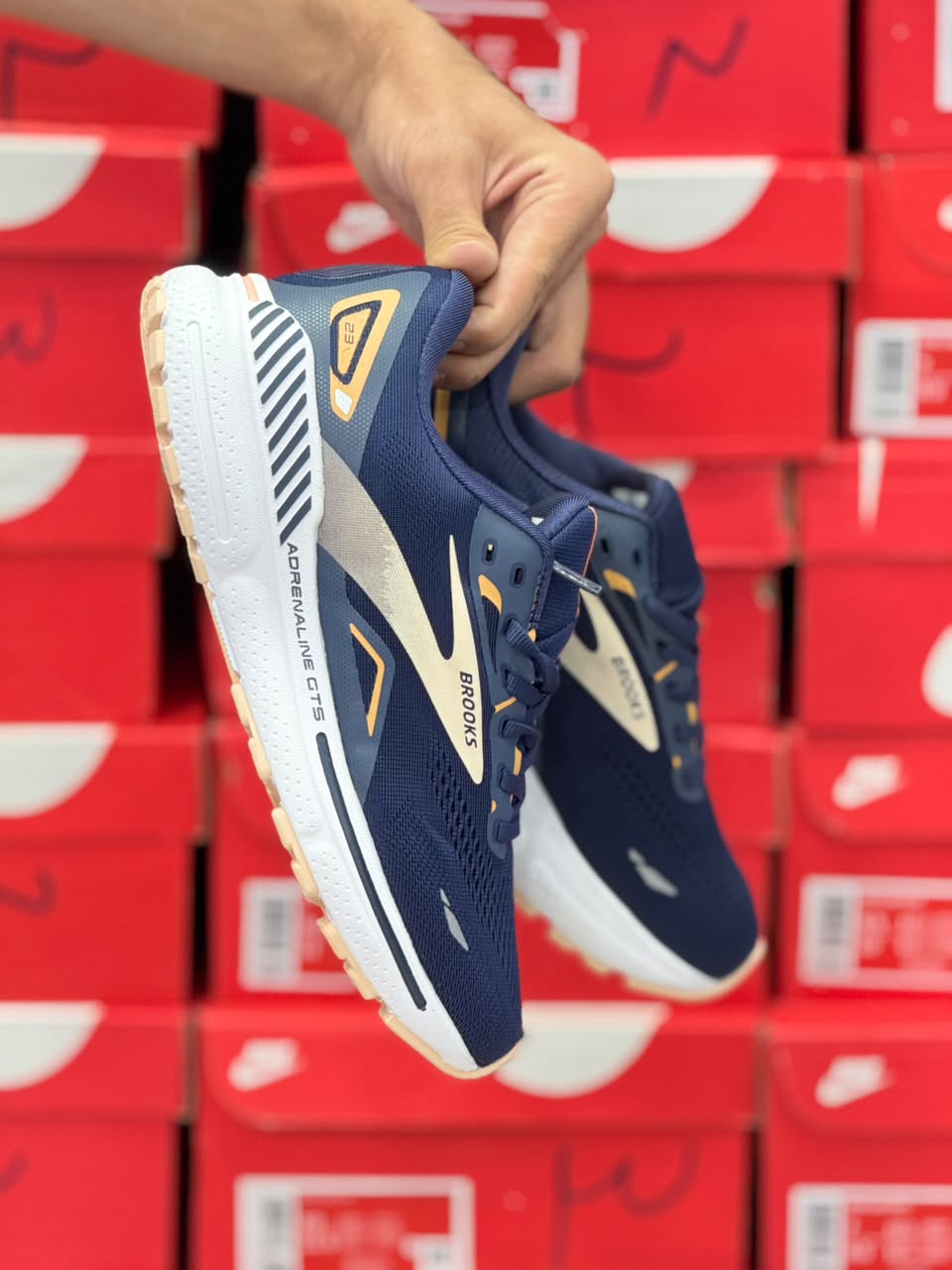 کتونی  بروکس ادرنالین 23 مسترکوالیتی/ سایز 40 تا 45/Brooks Adrenaline 23/ فروش عمده و تک