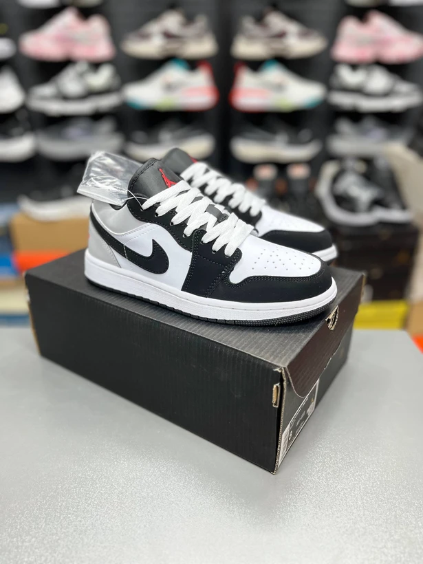 کتونی  نایک ایر جردن 1 لو مسترکوالیتی/سایز 37 الی 45/Nike Air Jordan 1 Low/ فروش عمده و تک