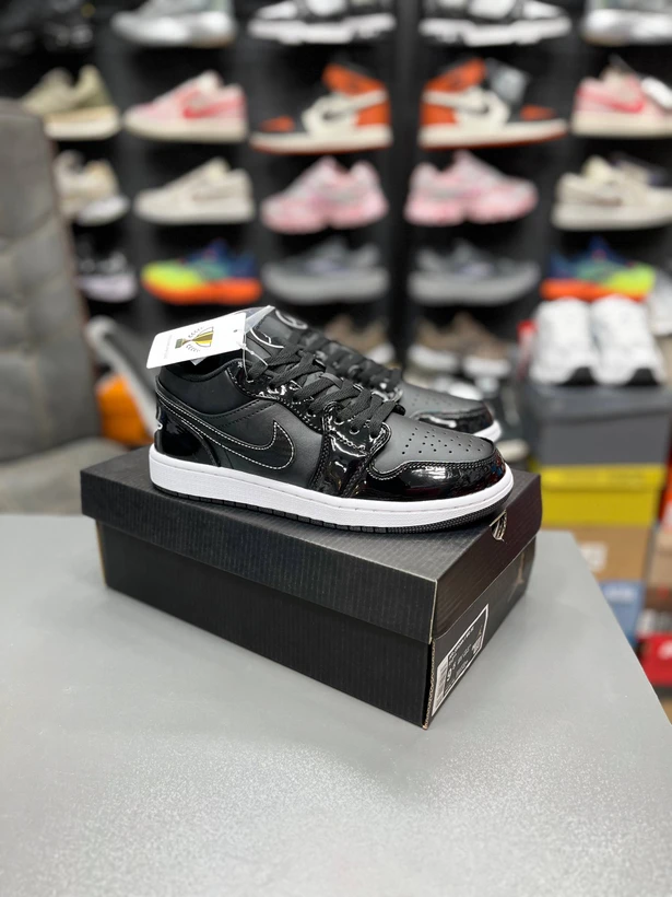 کتونی  نایک ایر جردن 1 لو مسترکوالیتی/سایز 37 الی 45/Nike Air Jordan 1 Low/ فروش عمده و تک