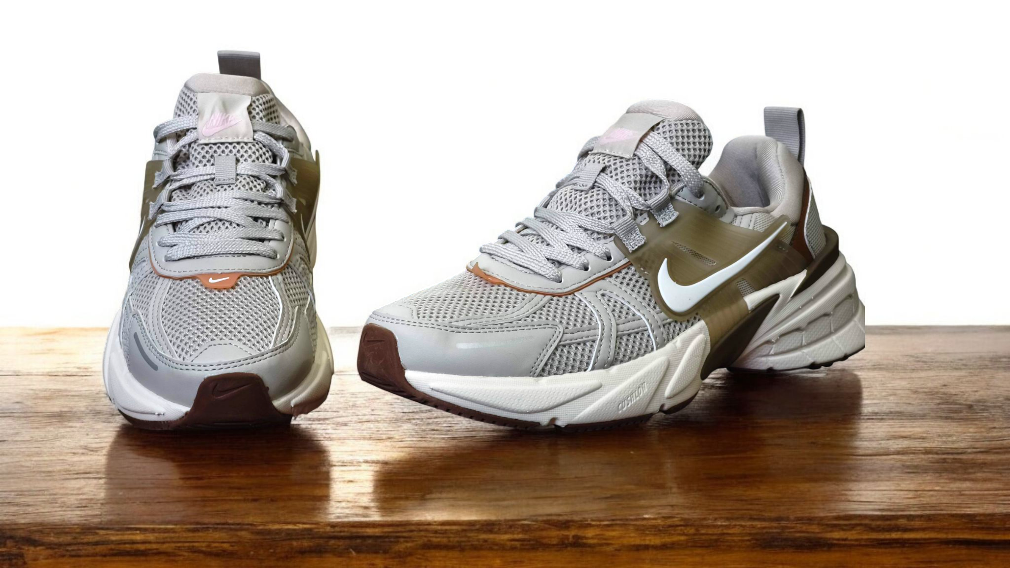 کتونی نایک وی تو کی مسترکوالیتی /سایز 42 /Nike V2k Run