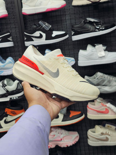 کتونی نایک زوم اینوینسیبل ران 3 مسترکوالیتی / سایز 40 الی 45 / Nike Zoomx Invincible Run 3 / فروش عمده و تک