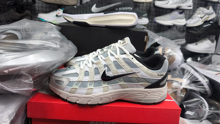 کتونی مسترکوالیتی نایک P-6000 مناسب پیاده روی و استفاده روزانه / سایز 40 الی 45 /Nike P-6000 / فروش عمده و تک