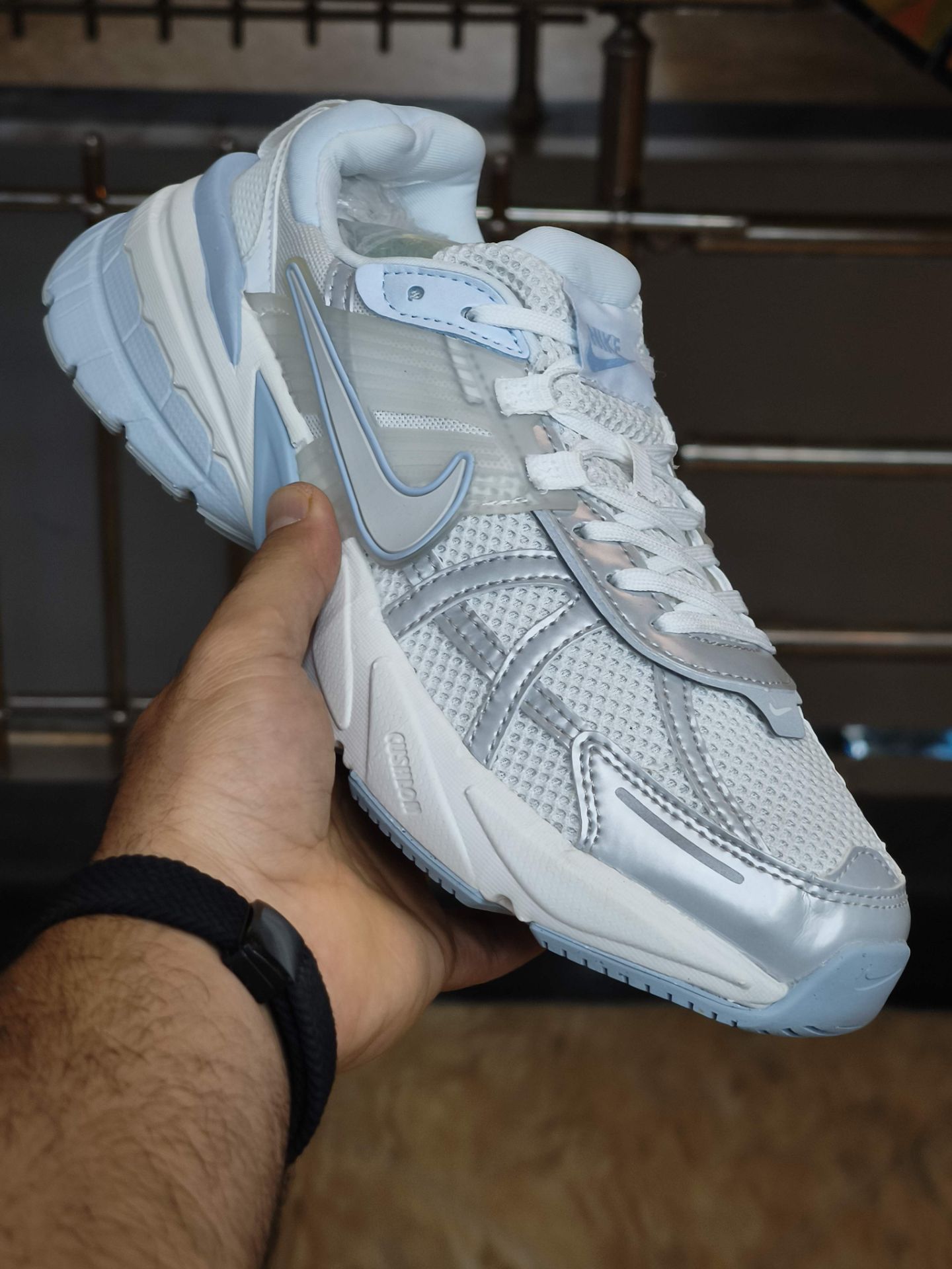 کتونی رانینگ نایک وی تو کی مسترکوالیتی /سایز 37 الی 45/Nike V2k Run/ فروش عمده و تک