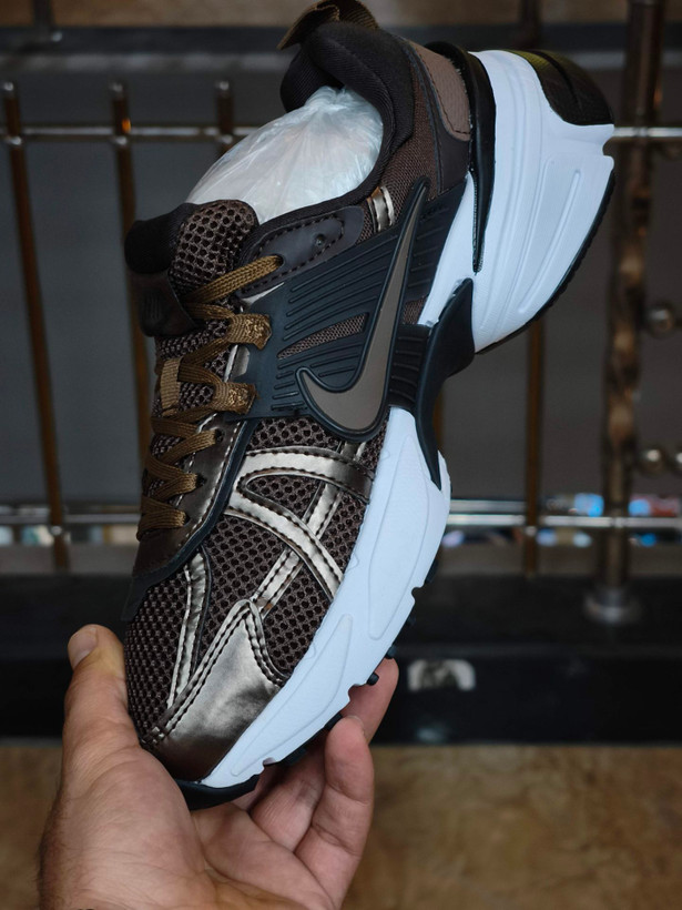 کتونی رانینگ نایک وی تو کی مسترکوالیتی /سایز 37 الی 45/Nike V2k Run/ فروش عمده و تک