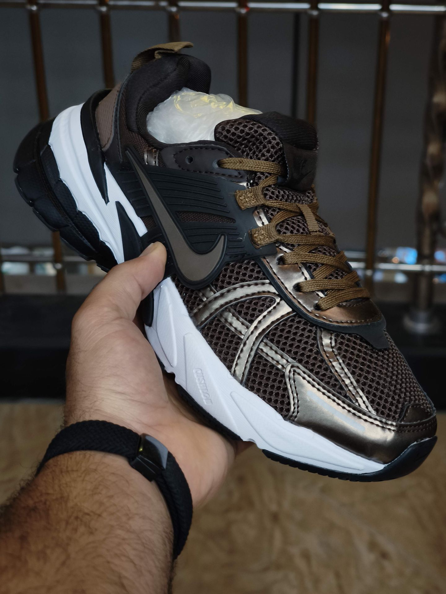کتونی رانینگ نایک وی تو کی مسترکوالیتی /سایز 37 الی 45/Nike V2k Run/ فروش عمده و تک