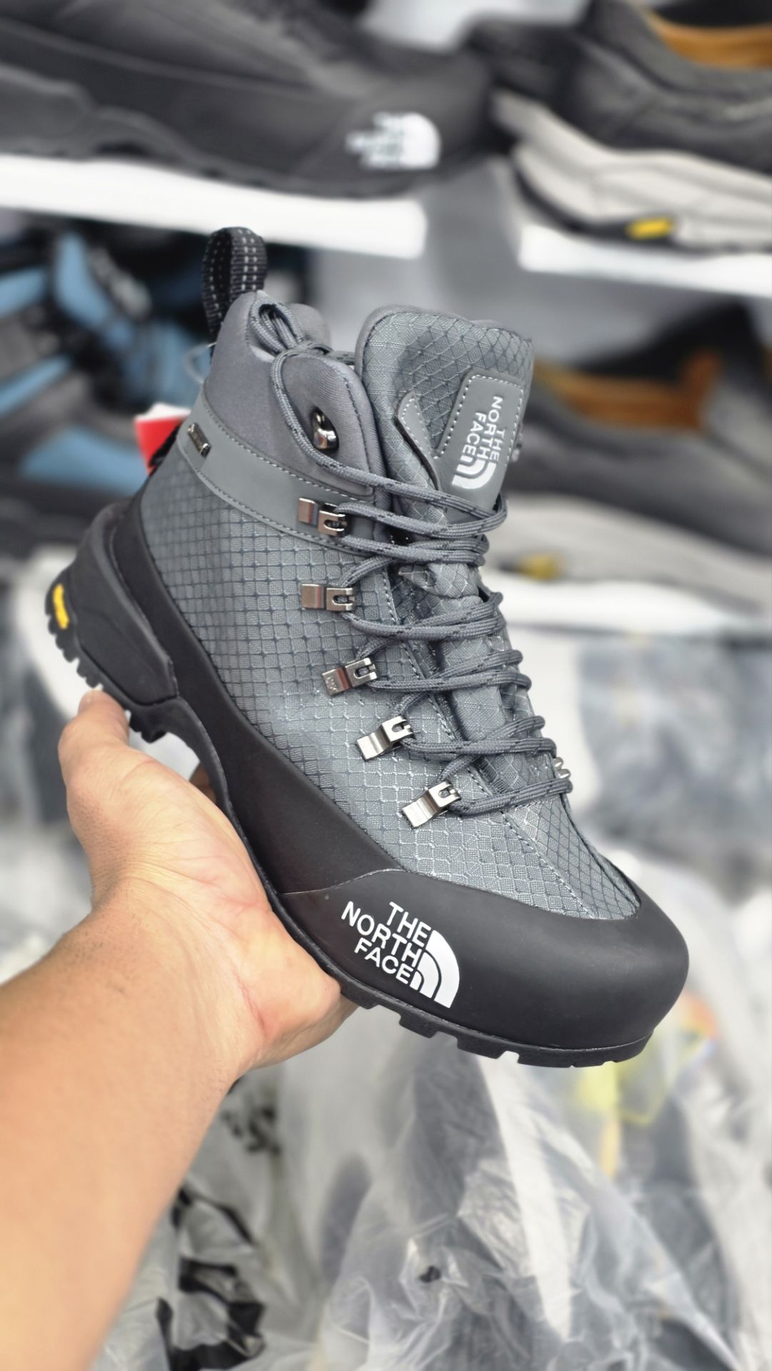 بوت ساق دار نورث فیس SOUKUU مسترکوالیتی/زیره ویبرام و ضدآب/سایز 40 الی 45/The North Face SOUKUU/ فروش عمده و تک