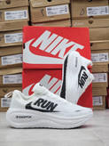 کتونی نایک ایر زوم ومرو پلاس مسترکوالیتی /سایز 38 الی 45/ Nike Air Zoom Vomero Plus/ فروش عمده و تک