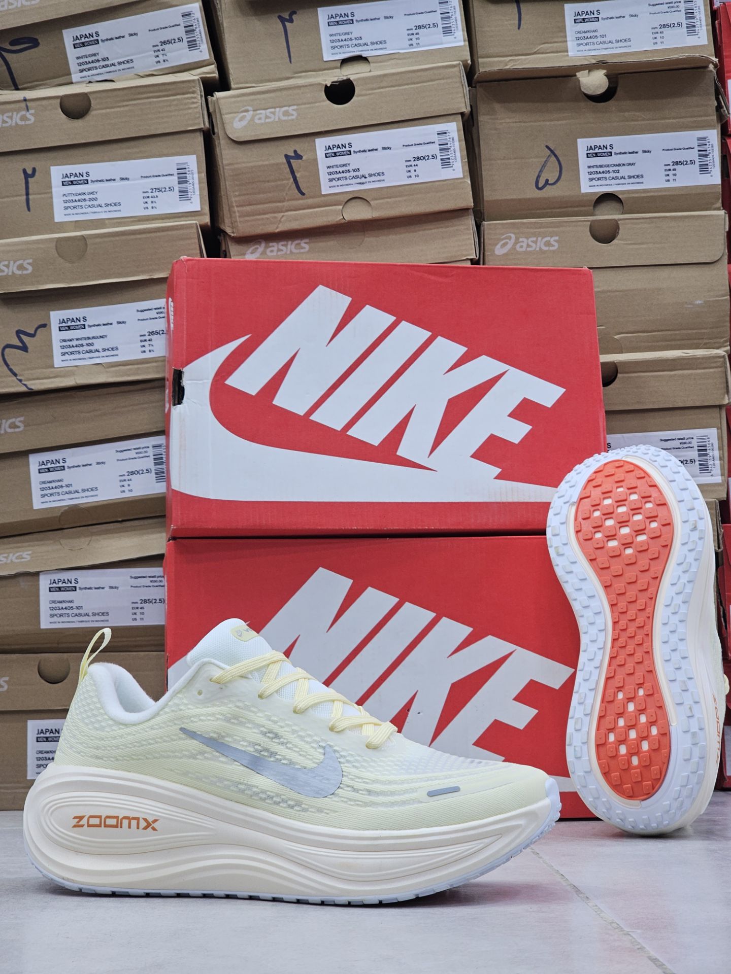 کتونی نایک ایر زوم ومرو پلاس مسترکوالیتی /سایز 38 الی 45/ Nike Air Zoom Vomero Plus/ فروش عمده و تک