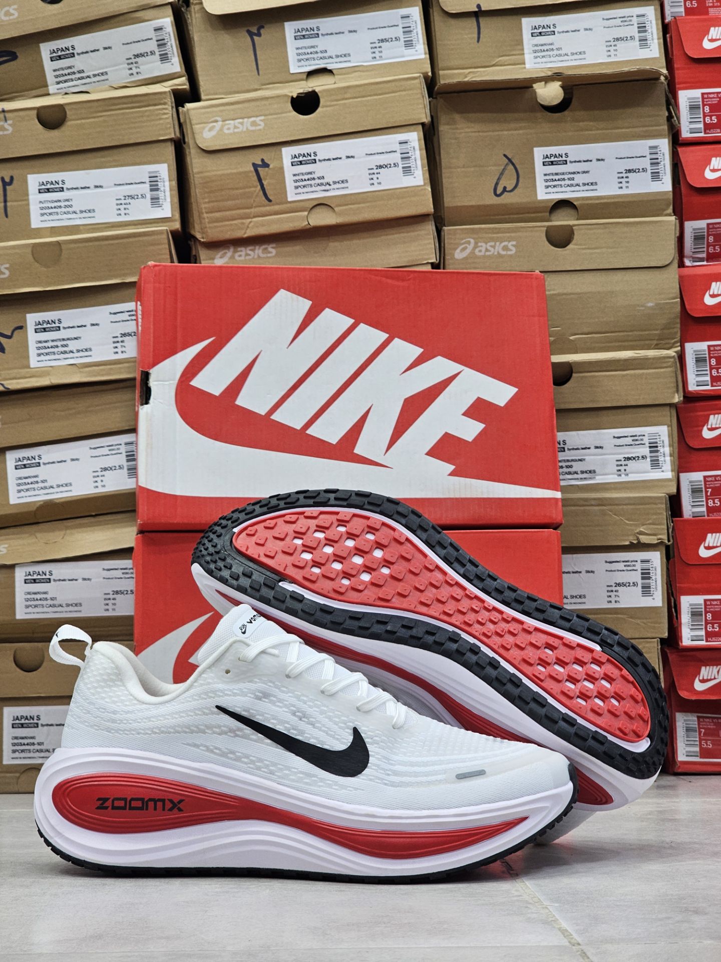 کتونی نایک ایر زوم ومرو پلاس مسترکوالیتی /سایز 38 الی 45/ Nike Air Zoom Vomero Plus/ فروش عمده و تک