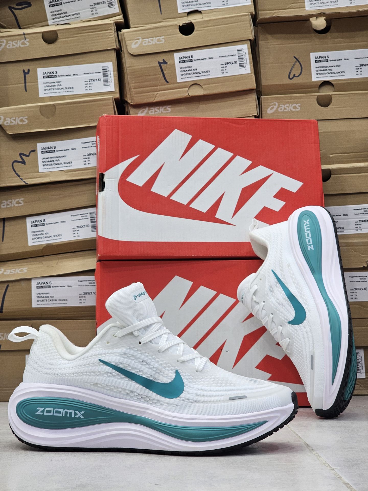 کتونی نایک ایر زوم ومرو پلاس مسترکوالیتی /سایز 38 الی 45/ Nike Air Zoom Vomero Plus/ فروش عمده و تک