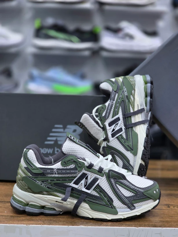 کتونی نیوبالانس 1906 مسترکوالیتی /سایز 38 الی ۴۵/New Balance 1906/ فروش عمده و تک