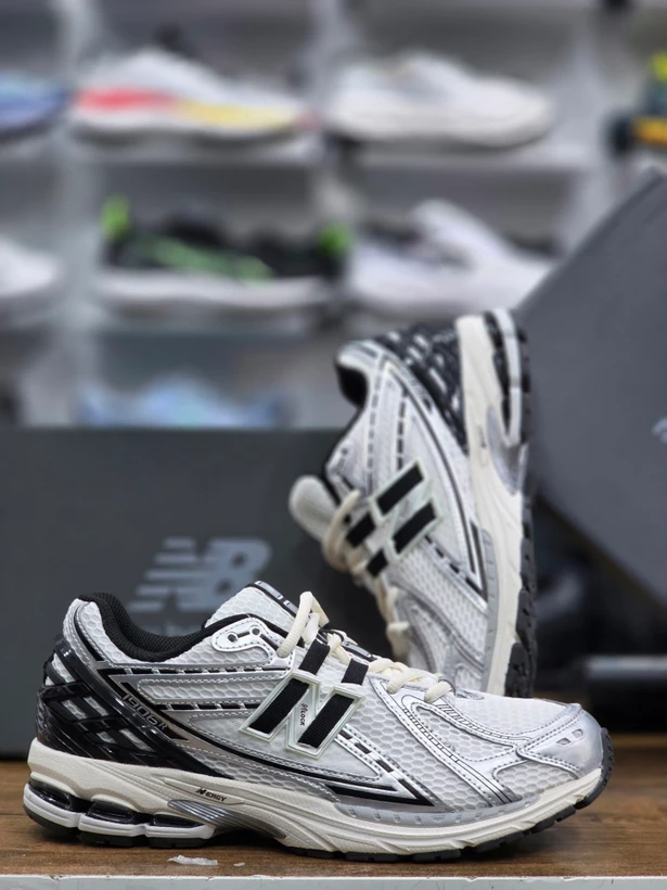 کتونی نیوبالانس 1906 مسترکوالیتی /سایز 38 الی ۴۵/New Balance 1906/ فروش عمده و تک