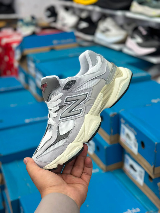 کتونی نیوبالانس 9060 مسترکوالیتی /Newbalance 9060/سایز40 الی 45/ فروش عمده و تک